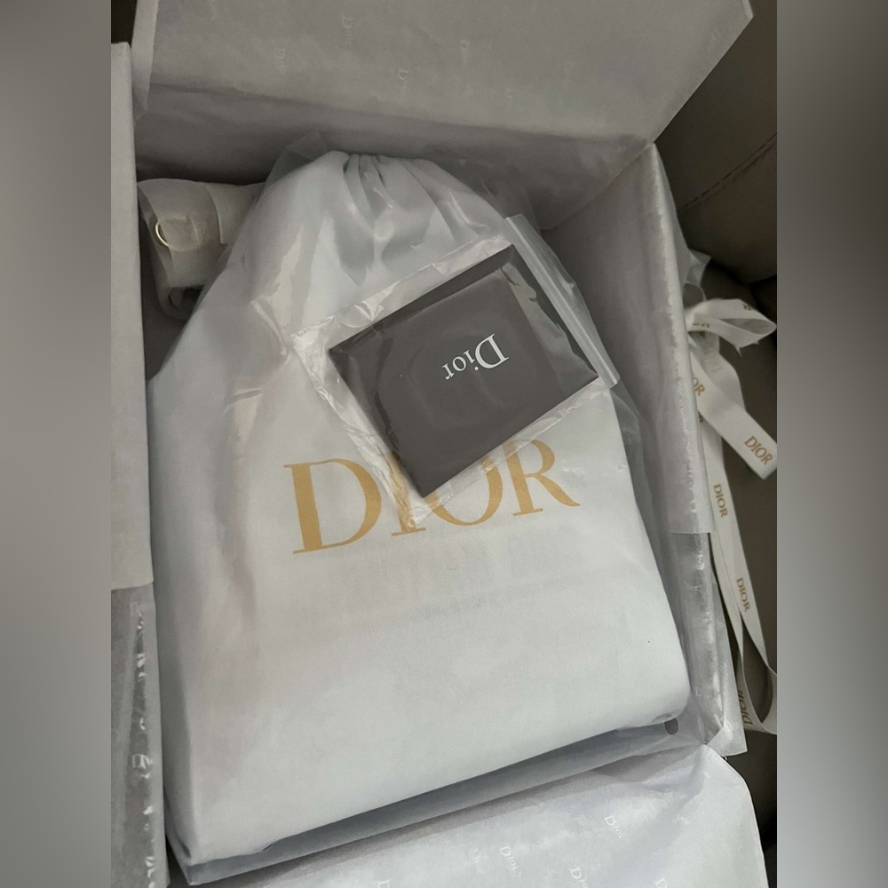 Authentic Dior Medium Lady D-lite bag - Picture 3 of 5